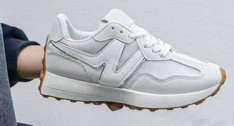 Buty sportowe damskie Roz 36-41/ 12 par